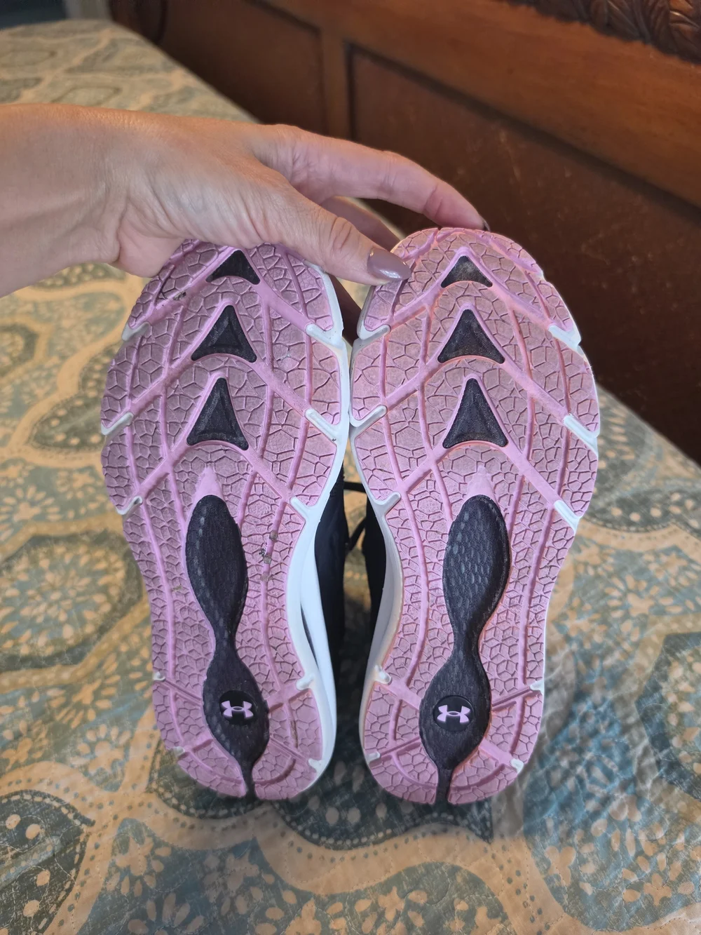 UA HOVR Phantom 2 Knit Sock Running Shoes Womens 8.5 Black Soft Pink EUC Sneaker